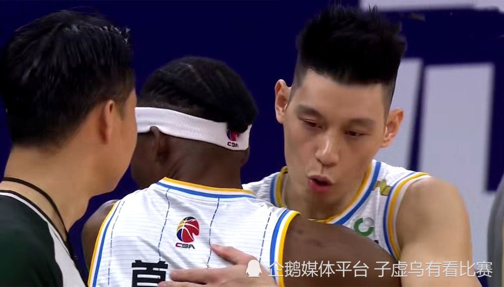 当陈小萌从一个身无分文的落魄龙套，意外地入住豪宅时，导演要求肖央自行发挥表演出惊喜和暗爽